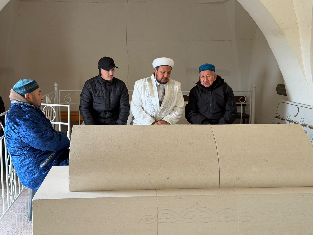 ПАВЛОДАР ОБЛЫСЫНЫҢ БАС ИМАМЫ ИСАБЕК ИШАН КЕСЕНЕСІН ЗИЯРАТ ЕТТІ