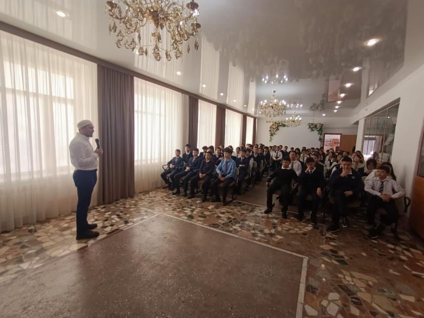 ОҚУШЫЛАРМЕН КЕЗДЕСУ ӨТКІЗІЛДІ