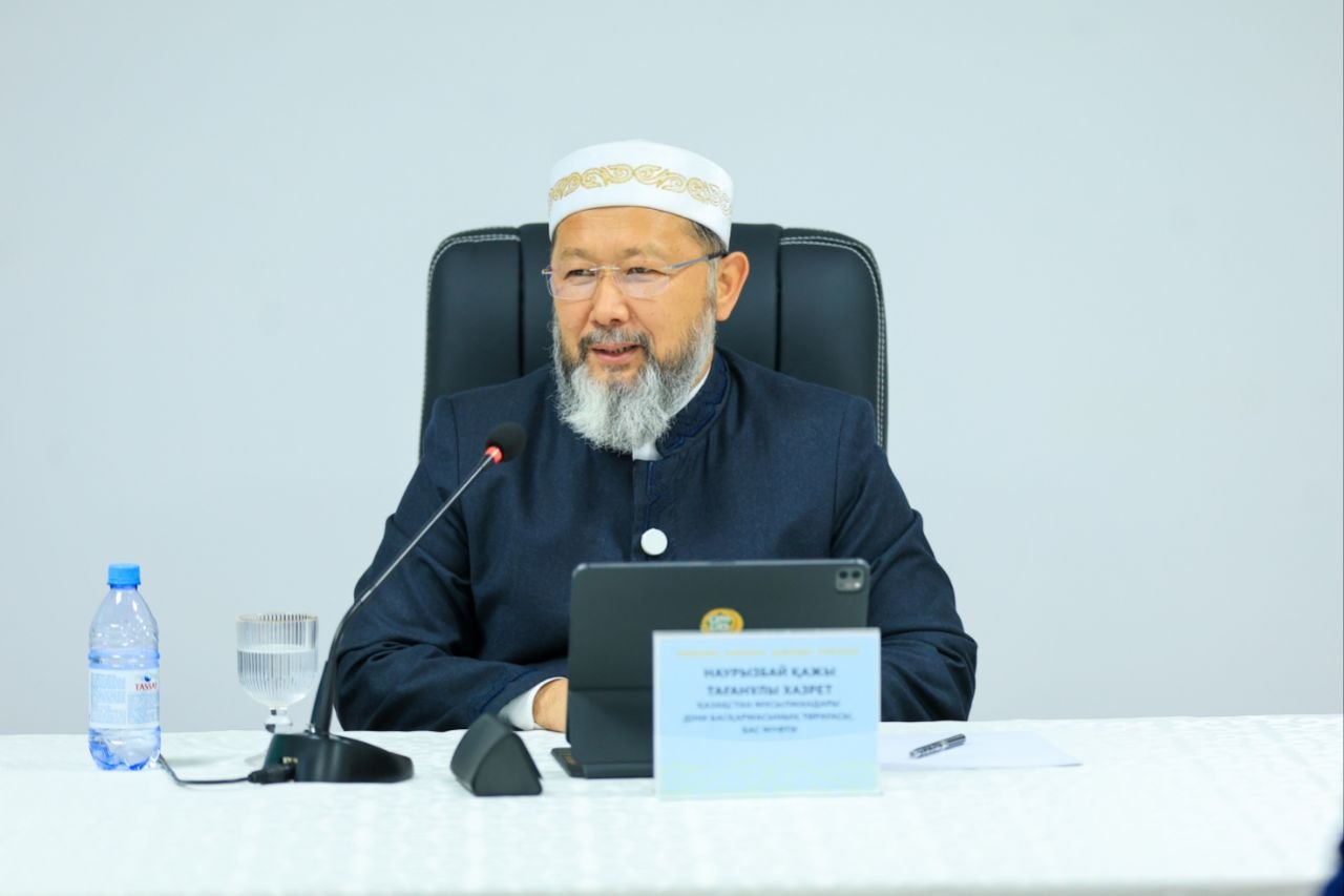 БАС МҮФТИ ПАВЛОДАРДА МЕДРЕСЕ КОЛЛЕДЖ ШӘКІРТТЕРІНЕ ДӘРІС ОҚЫДЫ
