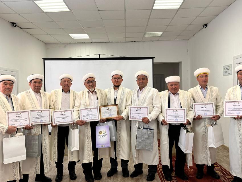 ШАРБАҚТЫ АУДАНЫНДА АУЫЛ ИМАМДАРЫ  БАС ҚОСТЫ